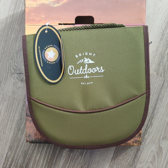 Portable Picnic Cutlery Set with Plates and Corkscrew - Olive Interior - Picture 4 of 7